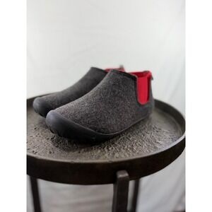 Gumbies Brumby Charcoal Grey Red Felt Slippers Womens 8 Euro 39